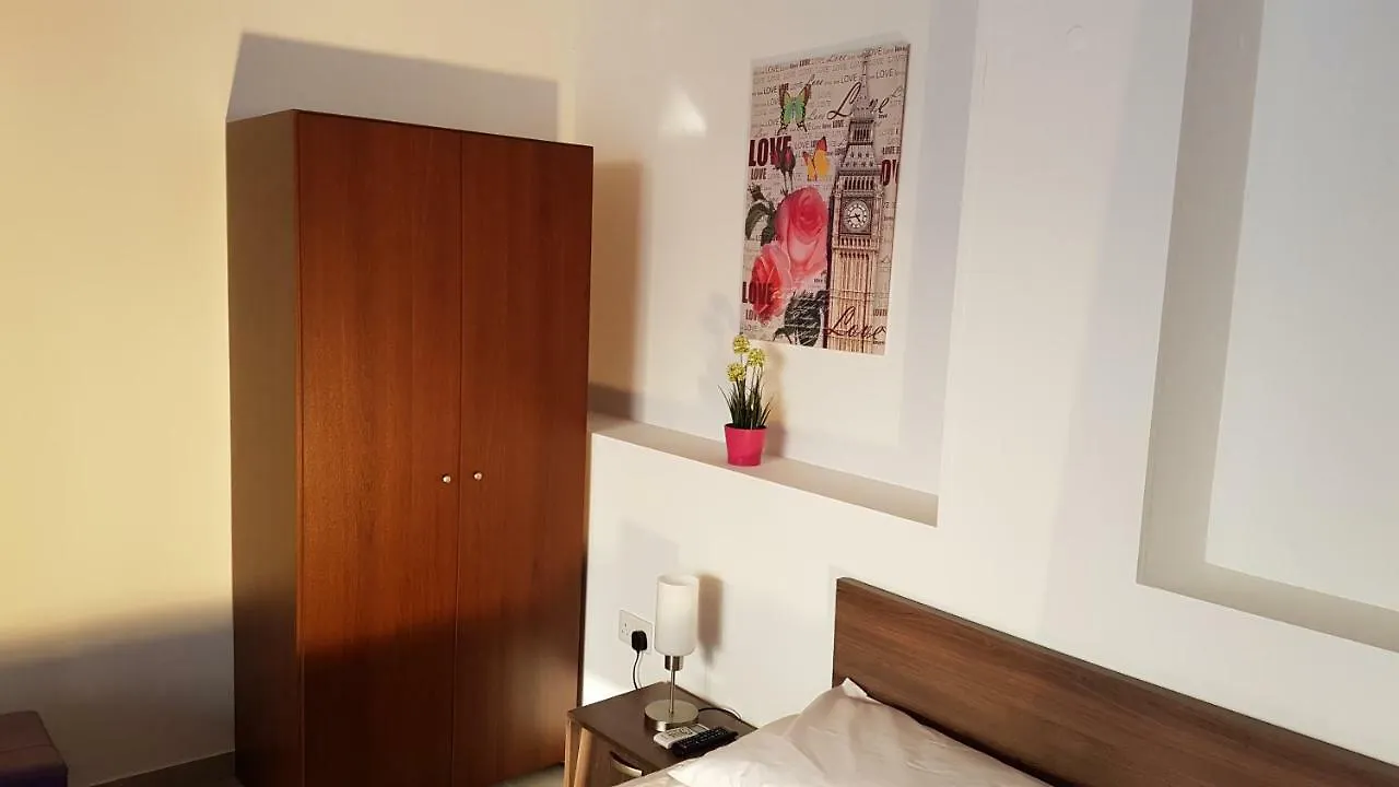 Zorbas No 2 Apartment Larnaca